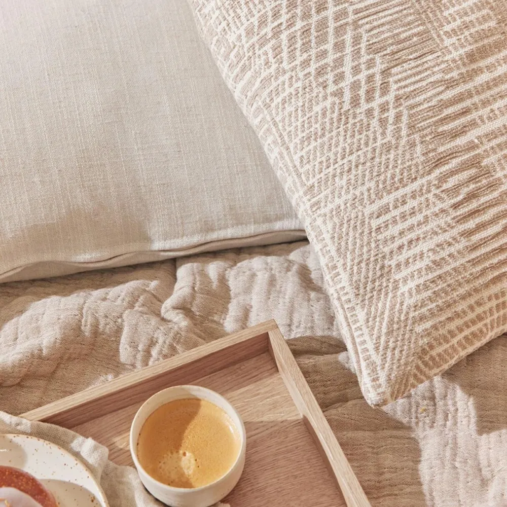 Compliments Domaine Cushion Sand 50x50 cm^ Puder