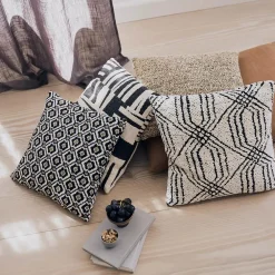 Compliments Orion Cushion Black 50x50 cm^ Puder