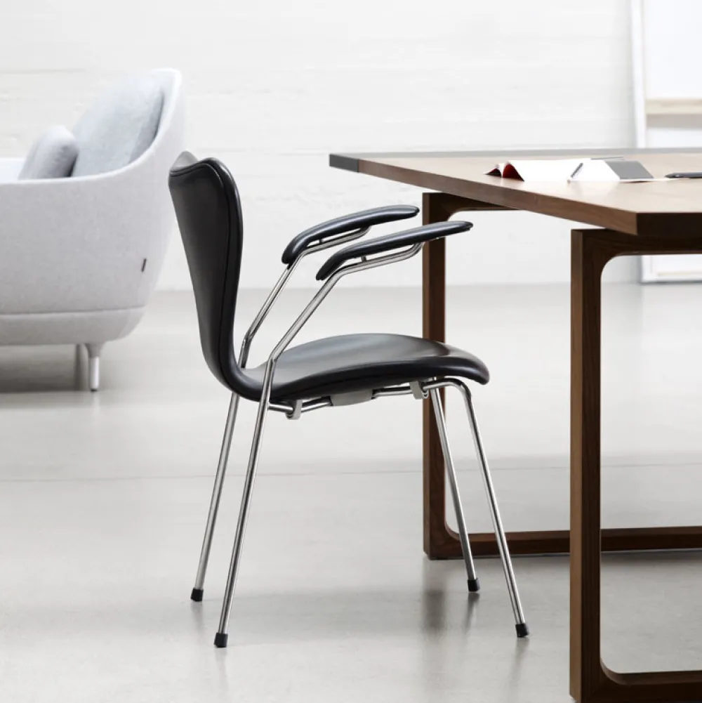 Fritz Hansen 3207 Serie 7 Armstol^ Køkken|Stole