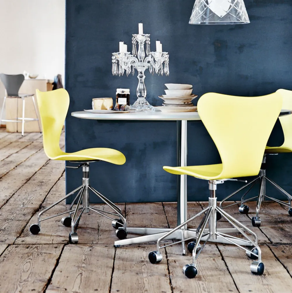 Fritz Hansen 3117 Serie 7 Drejestol^ Stole