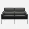 Fritz Hansen 3302 Sofa 2-Pers Essential Læder^ Stue|Sofaer