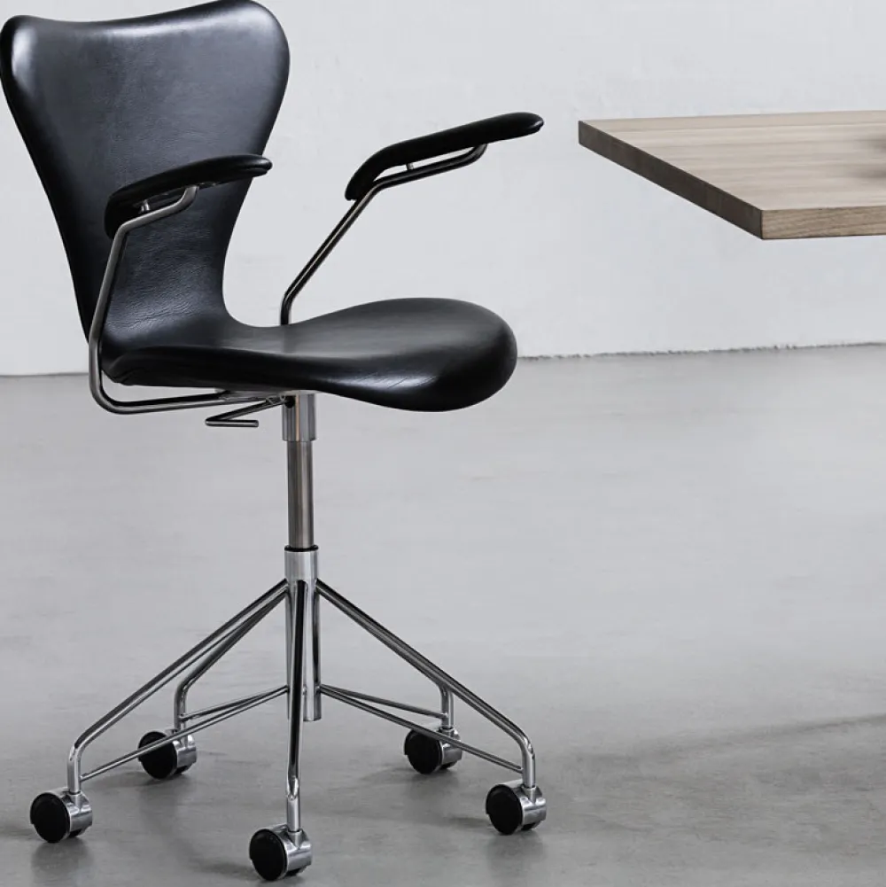 Fritz Hansen Serie 7 Drejearmstol Fuldpolstret Læder^ Kontor|Stole