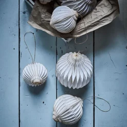 House Doctor Alsta Ornament Off-White/Golden Small^ Julepynt