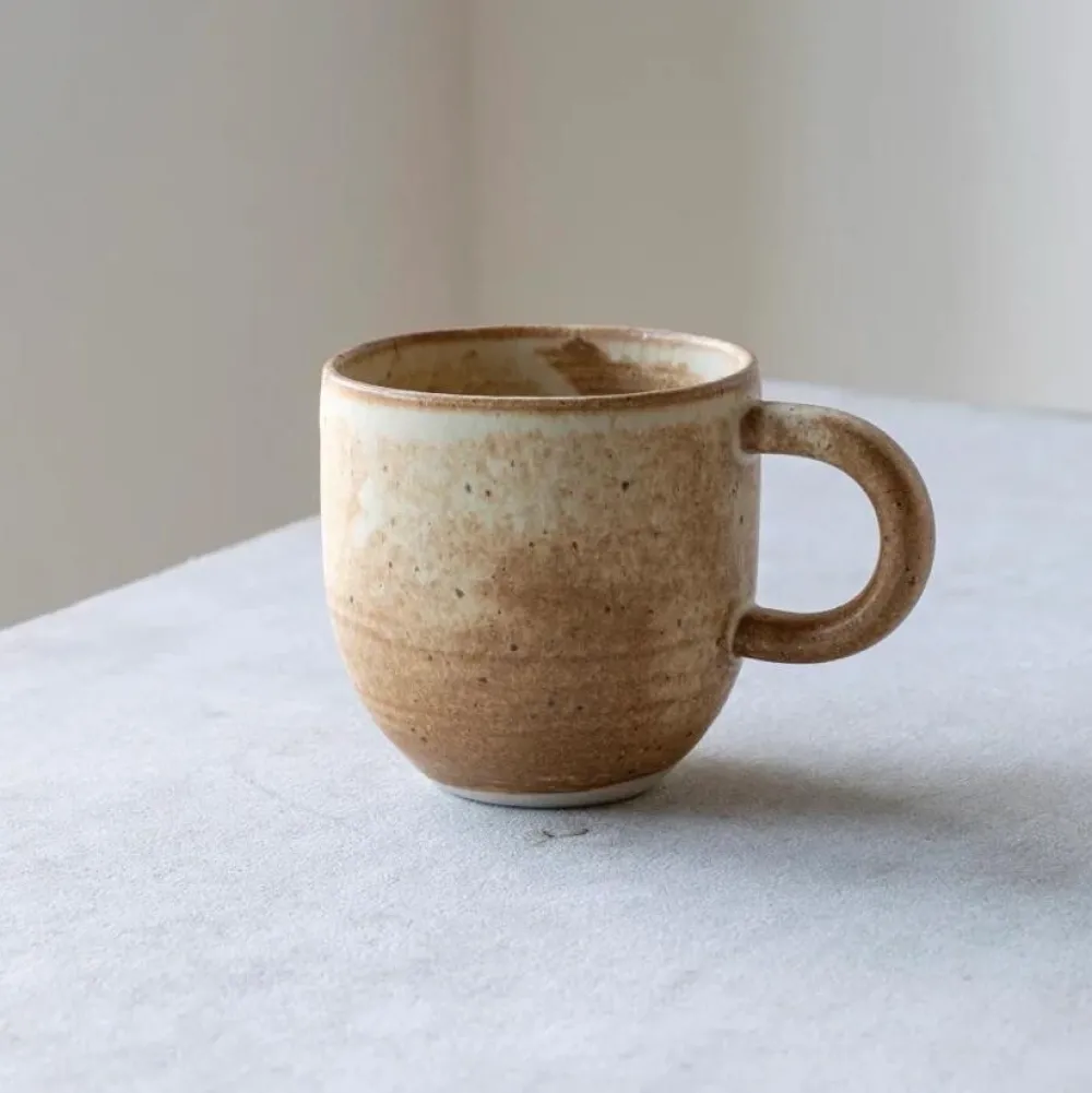 Julie Damhus Studio Oda Rund Kop Med Hank Brun^ Keramik & Porcelæn