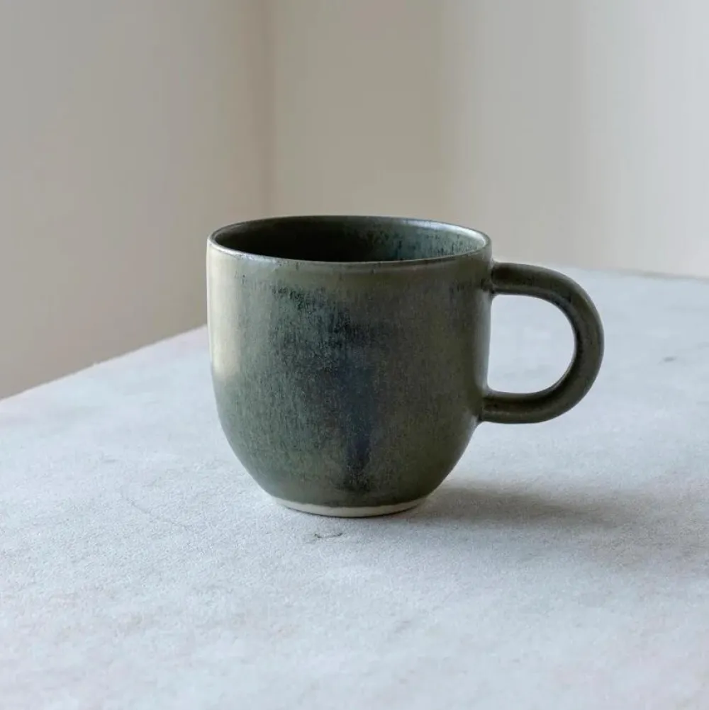 Julie Damhus Studio Oda Rund Kop Med Hank Grøn^ Keramik & Porcelæn