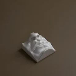 Laoru Laoru Mouth II Relief Antique White^ Keramik & Porcelæn