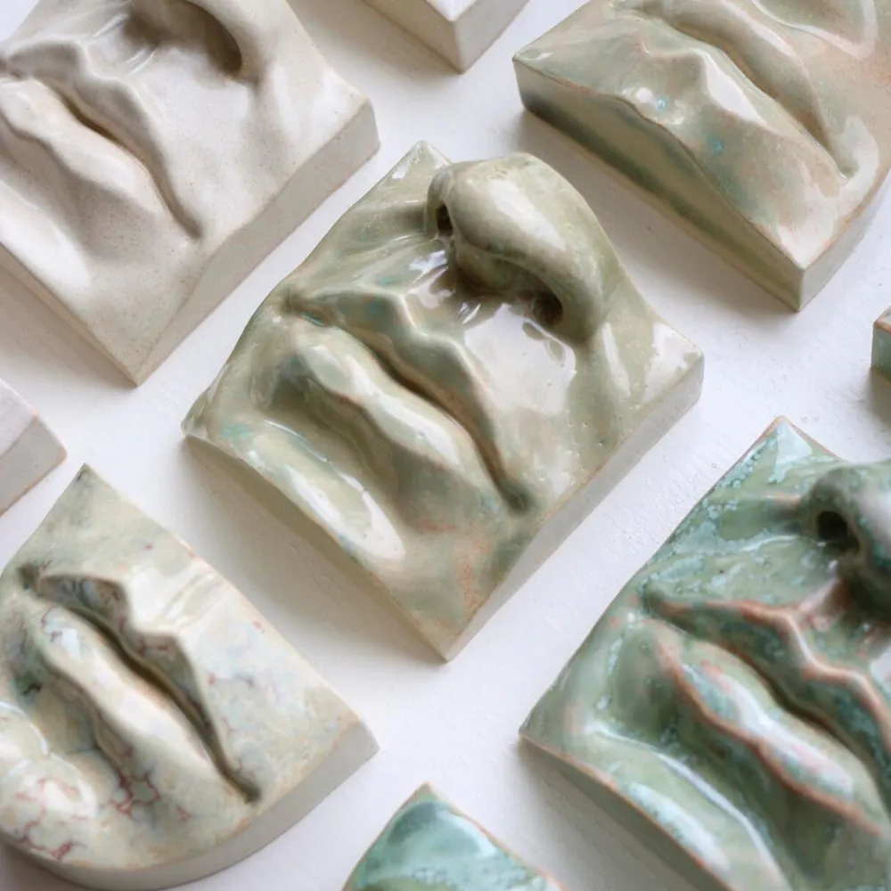 Laoru Laoru Mouth II Relief Copper Green^ Keramik & Porcelæn