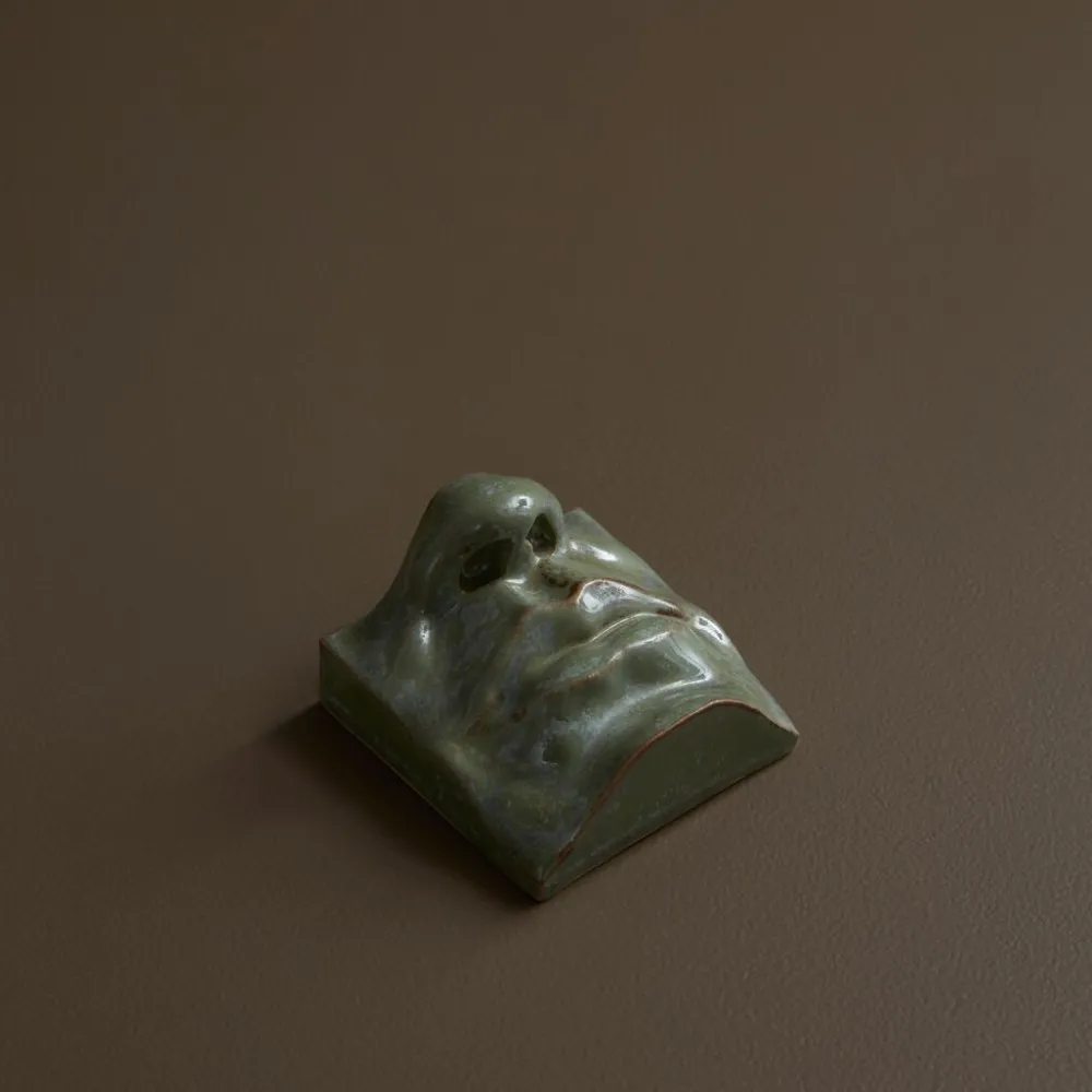 Laoru Laoru Mouth II Relief Copper Green^ Keramik & Porcelæn