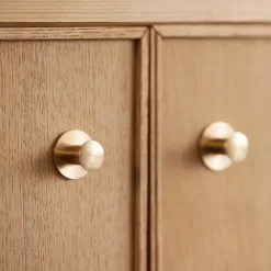 Moebe Knob Brass^ Knager & Greb