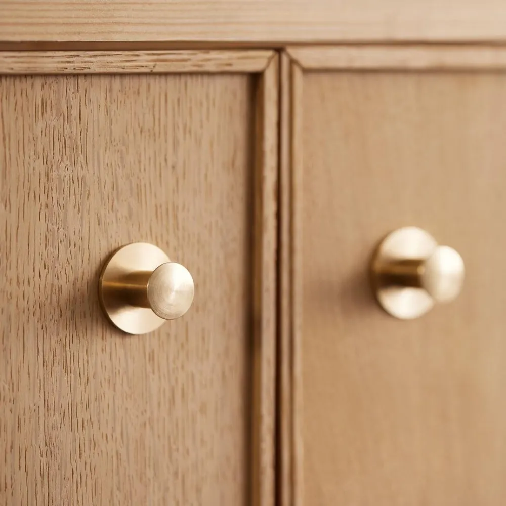 Moebe Knob Brass^ Knager & Greb