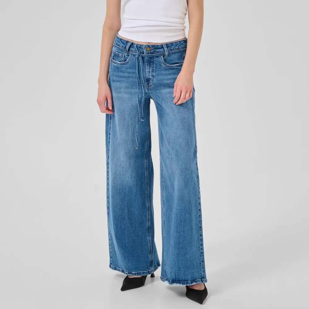 My Essential Wardrobe MWKaro 144 Mid X-Wide Jeans 32" Medium Blue Wash^Dame Underdele