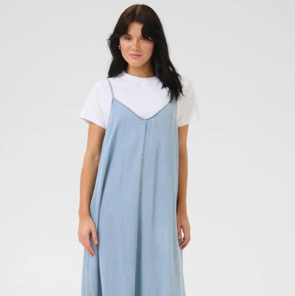 My Essential Wardrobe Nelly Strap Dress Light Blue Wash^Dame Overdele