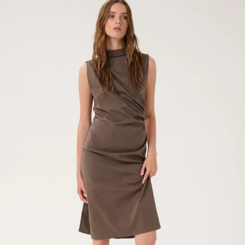 My Essential Wardrobe Sora Dress Major Brown^Dame Overdele