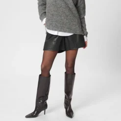 My Essential Wardrobe The Leather Shorts^Dame Underdele