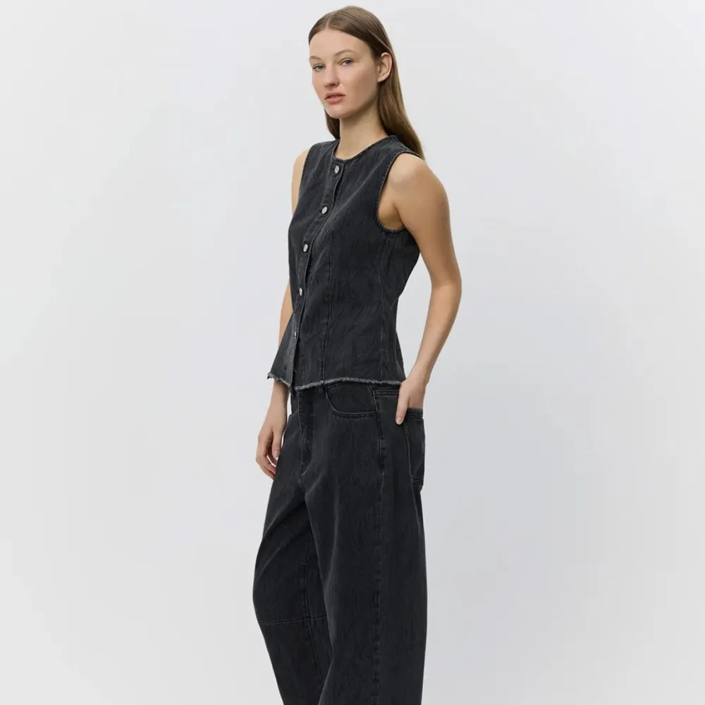 Sofie Schnoor CarlaSW Vest Washed Black^Dame Overdele