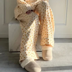 Stories From The Atelier - By Copenhagen Shoes Stories From The Atelier Pajamas Pants 3 Beige Yellow Big Flower^Dame Underdele