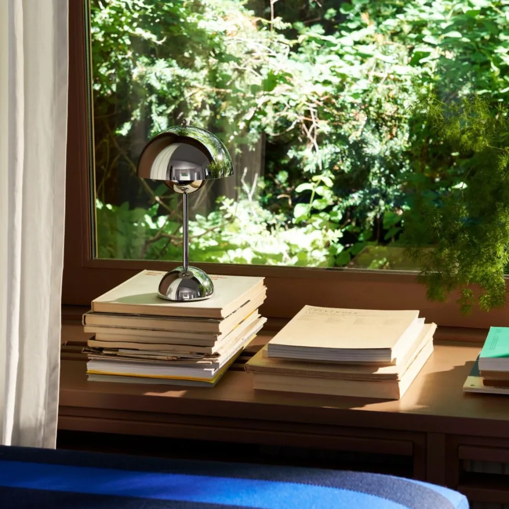 &Tradition Flowerpot Portable Table Lamp VP9 Chrome-Plated^ Bordlamper