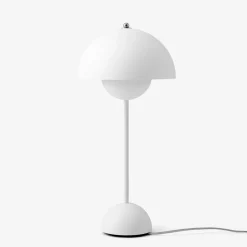 &Tradition Flowerpot Table Lamp VP3 Matt White^Børn Belysning|Bordlamper