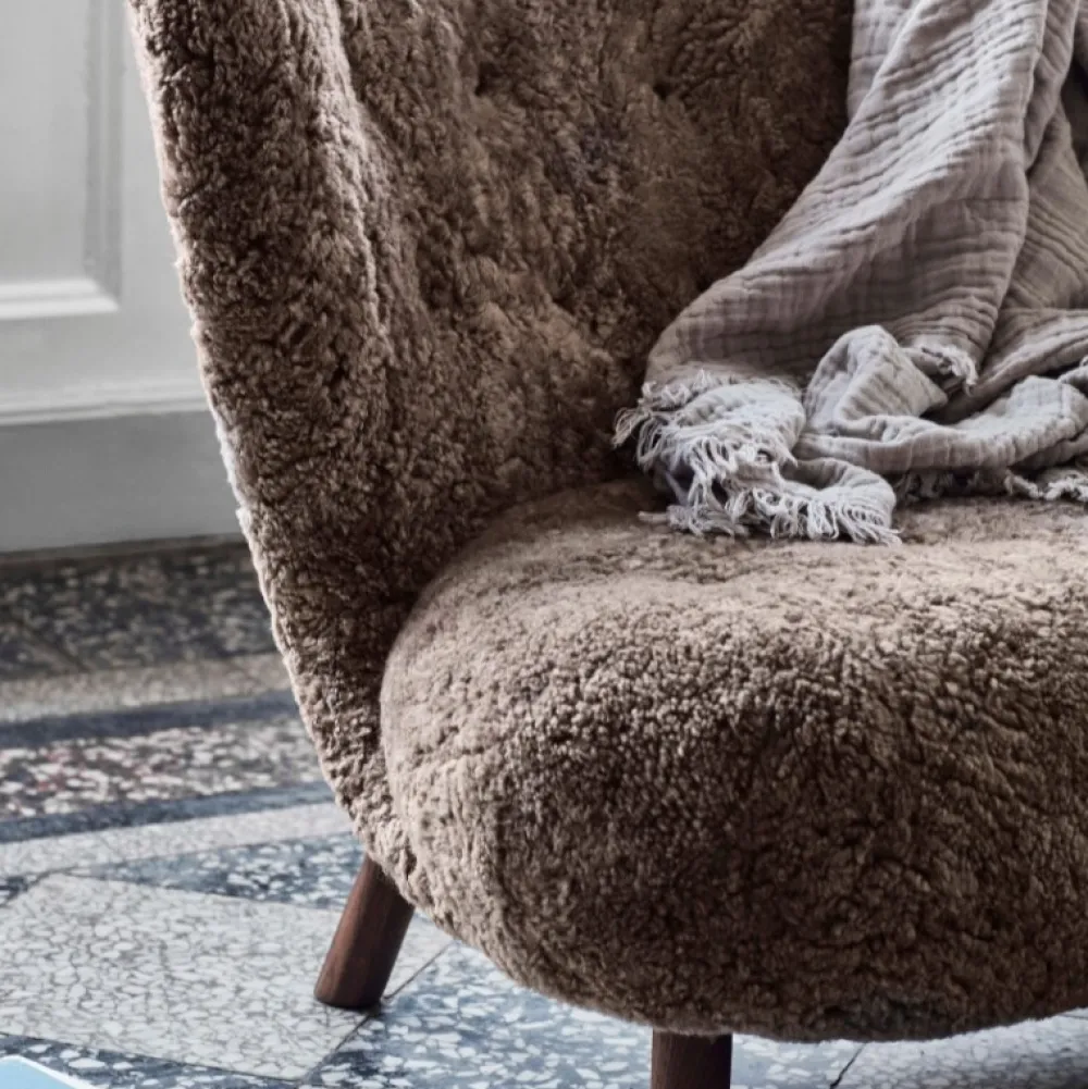 &Tradition Lille Petra VB2 Sofa Sahara Sheepskin Walnut Legs^ Stue|Sofaer