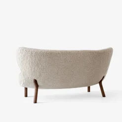&Tradition Lille Petra VB2 Sofa Moonlight Sheepskin Walnut Legs^ Stue|Sofaer