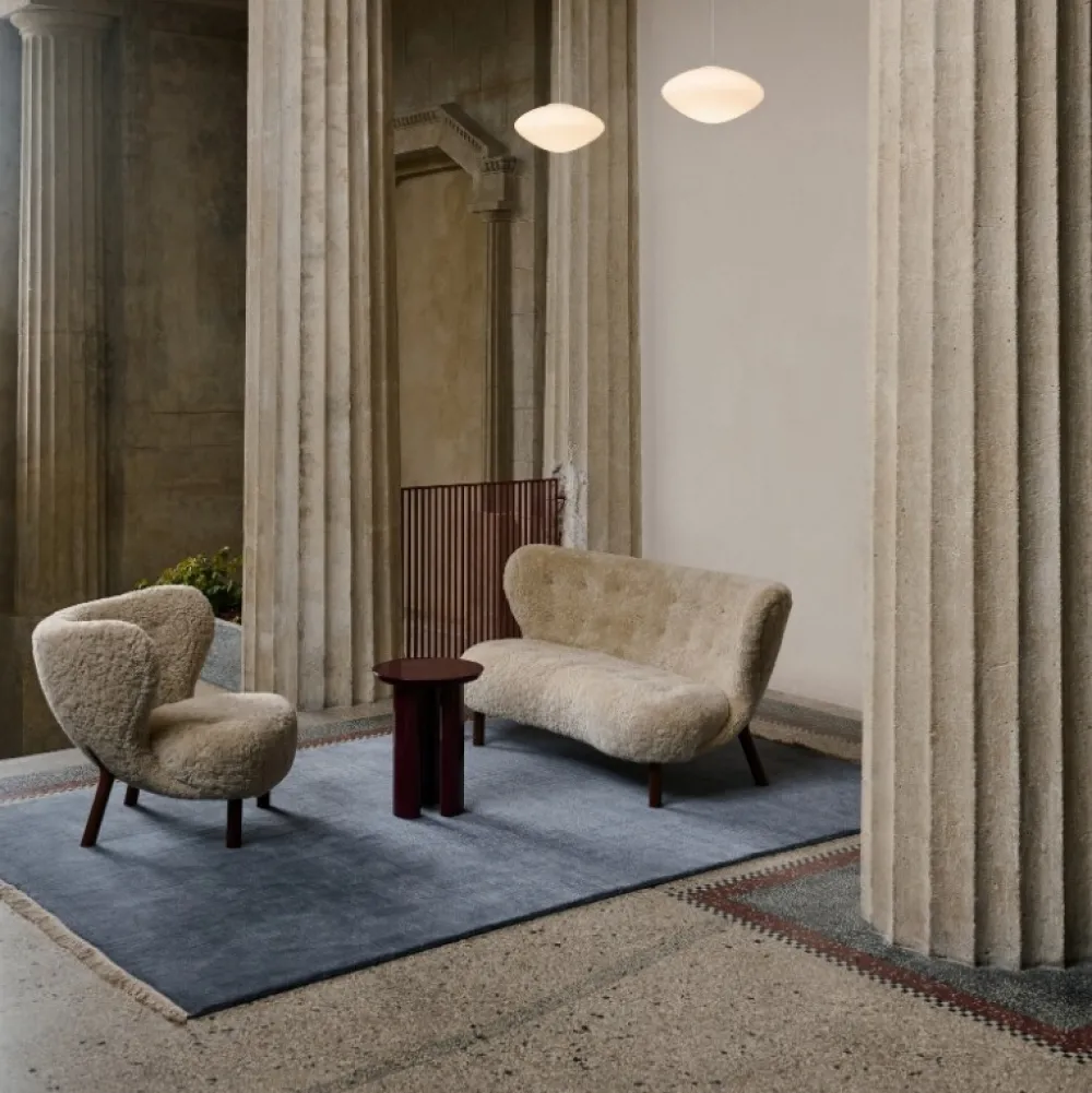 &Tradition Lille Petra VB2 Sofa Moonlight Sheepskin Walnut Legs^ Stue|Sofaer