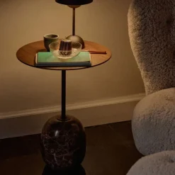 &Tradition LN8 Lato Bord Warm Black/Valnød Ø40 cm^ Borde